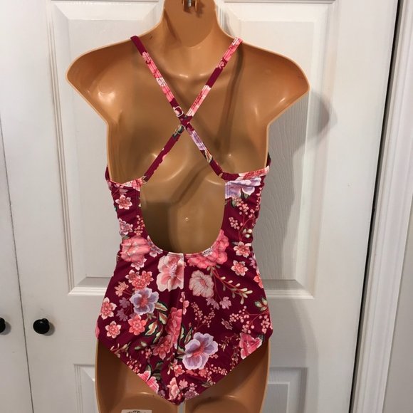 Time & Tru Floral Swimsuit - Picture 4 of 8